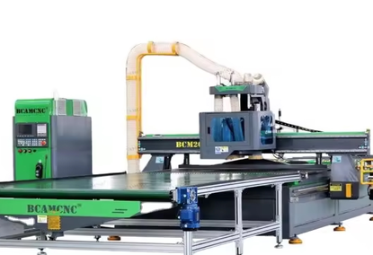 CNC machine with straight-line tool for processing wood parts