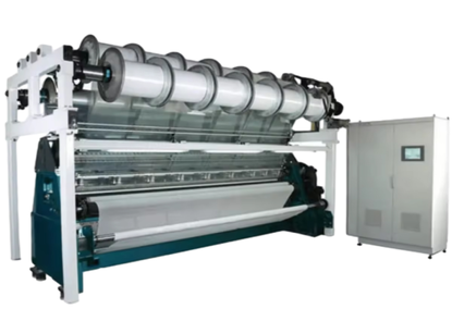 Knitting machine with servo motor