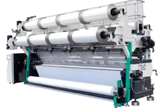 Knitting machine with servo motor
