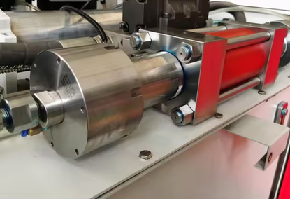 Water jet cutter for waterjet metal cutting