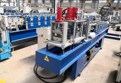 Machine for forming steel frames, roof trusses, plates and nails Machine for forming steel frames, roof trusses, plates and nails