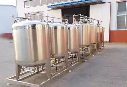 Cooling tank for milk Cooling tank for milk