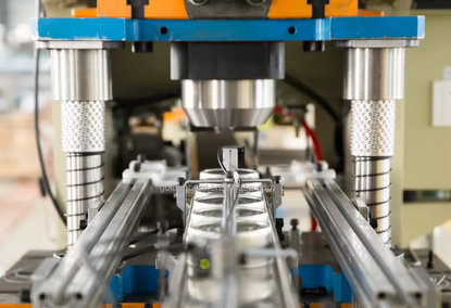 Production line for the manufacture of food cans Production line for the manufacture of food cans
