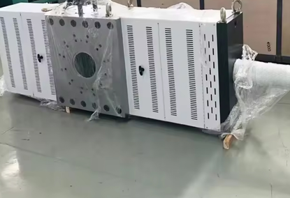 Extruder for the production of plastic pellets Extruder for the production of plastic pellets