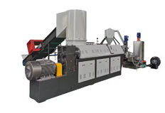 Extruder for the production of plastic pellets