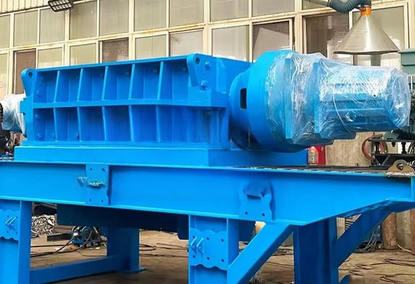 Industrial shredder of metal, cardboard, plastic