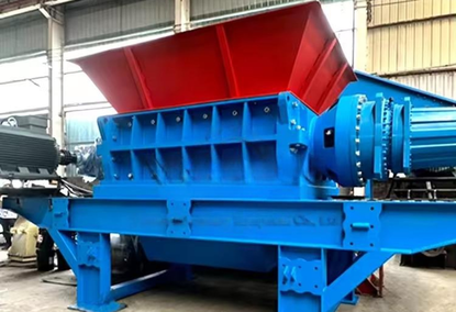 Industrial shredder of metal, cardboard, plastic