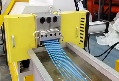 Granulator for plastic recycling