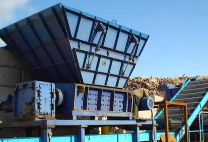 Shredder for scrap metal recycling