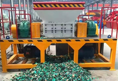 Shredder for scrap metal recycling