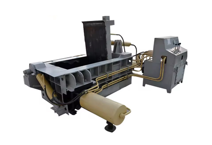 Horizontal hydraulic press for extrusion and compression of scrap metal Horizontal hydraulic press for extrusion and compression of scrap metal