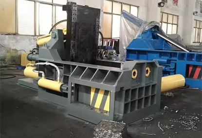 Economical horizontal press for scrap metal