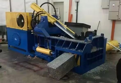Economical horizontal press for scrap metal