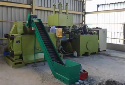 Press for briquetting scrap iron