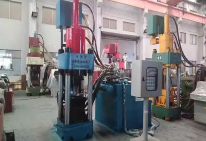 High-performance metal chip briquetting press