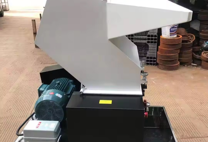 Crusher for processing plastic and glass bottles Crusher for processing plastic and glass bottles