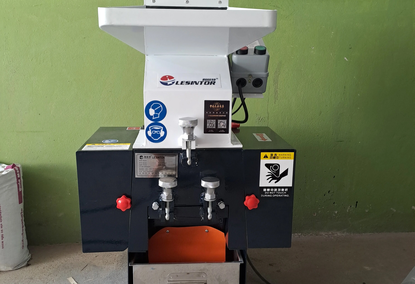 Crusher for processing plastic and glass bottles Crusher for processing plastic and glass bottles