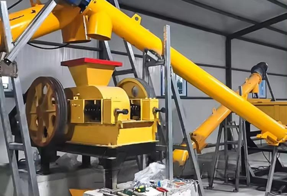 A machine for processing clay bricks, coal, stone and glass A machine for processing clay bricks, coal, stone and glass