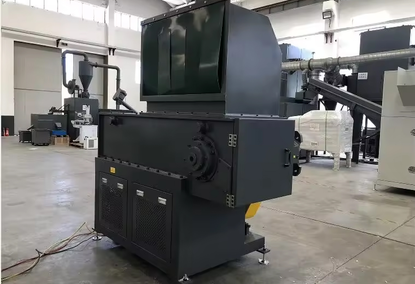 Mini industrial two-shaft shredder for processing wood, biomass, textiles and glass
