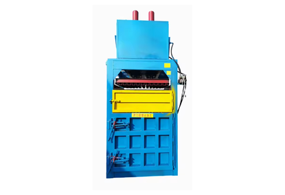 Hydraulic press for packaging waste paper and cardboard