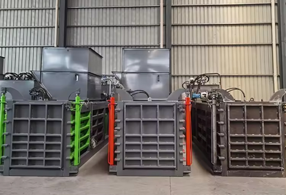 Hydraulic horizontal press for waste paper packaging
