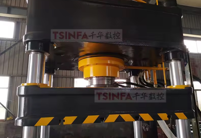 Hydraulic press for cold forging