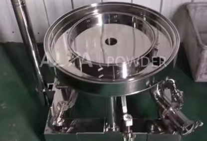 Jet mill with air flow