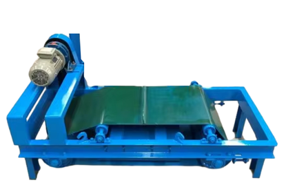 Magnetic separator for conveyor belts