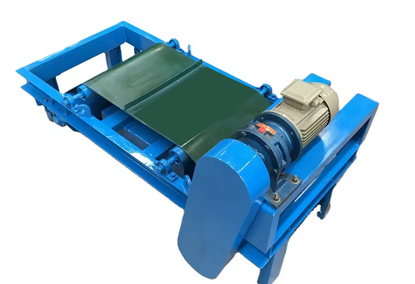 Magnetic separator for conveyor belts