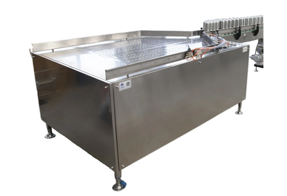 Automatic machine for capping, sealing and filling aerosol cans