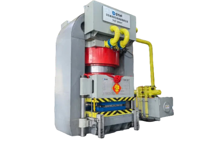 Hydraulic press for stamping metal plates