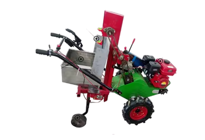 Potato digger with tractor for harvesting Potato digger with tractor for harvesting