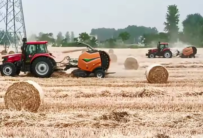 Tractor compact baler of round bales of silage/hay