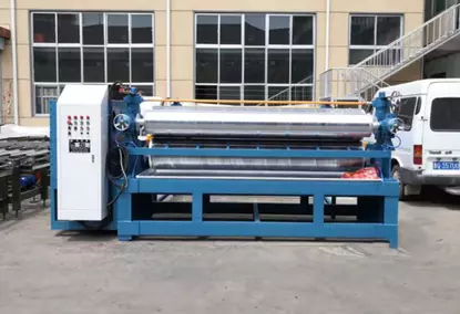 A machine for applying glue to plywood A machine for applying glue to plywood