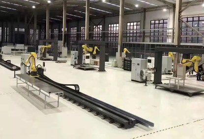 Robot arm for metal cutting and welding