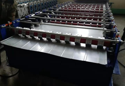 The basic line for the production of sandwich panels