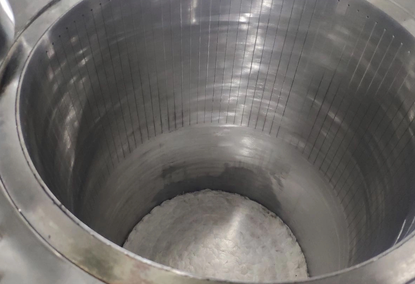 Hydraulic oil press for processing linseed oil, avocado and canola