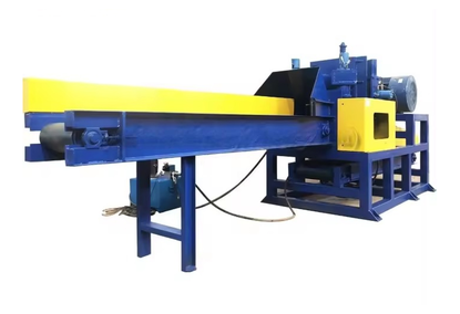 Machine for the production of sawdust from logs
